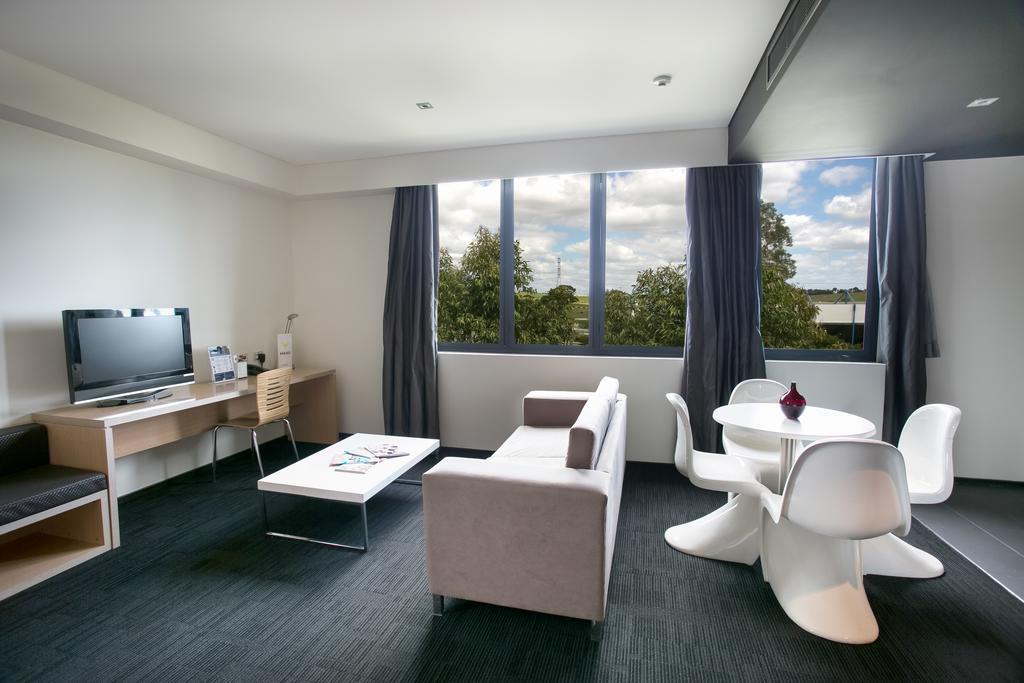 Alpha Hotel Eastern Creek מראה חיצוני תמונה
